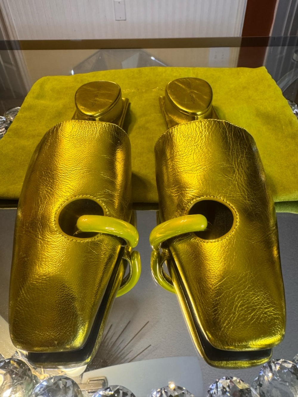 Tory Burch Pierced Leather Square Toe Mules/ Sandsls in Gold. Size 7 - Picture 4 of 9